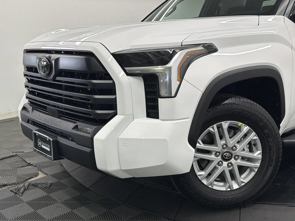 New 2026 Toyota Tundra SR5 w/ SR5 Convenience Package RWD image 3