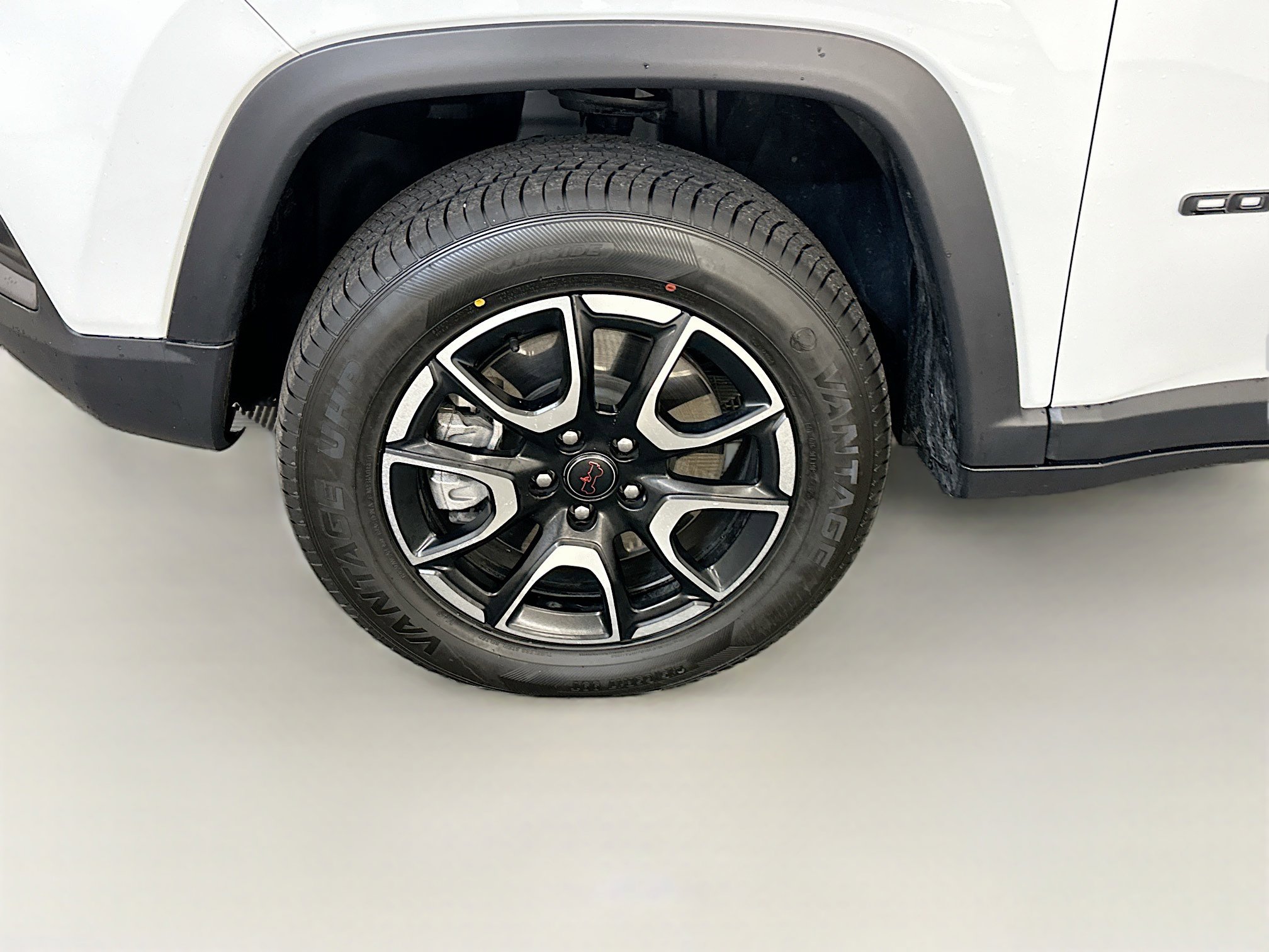 Used 2025 Jeep Compass Trailhawk AWD/4WD image 11