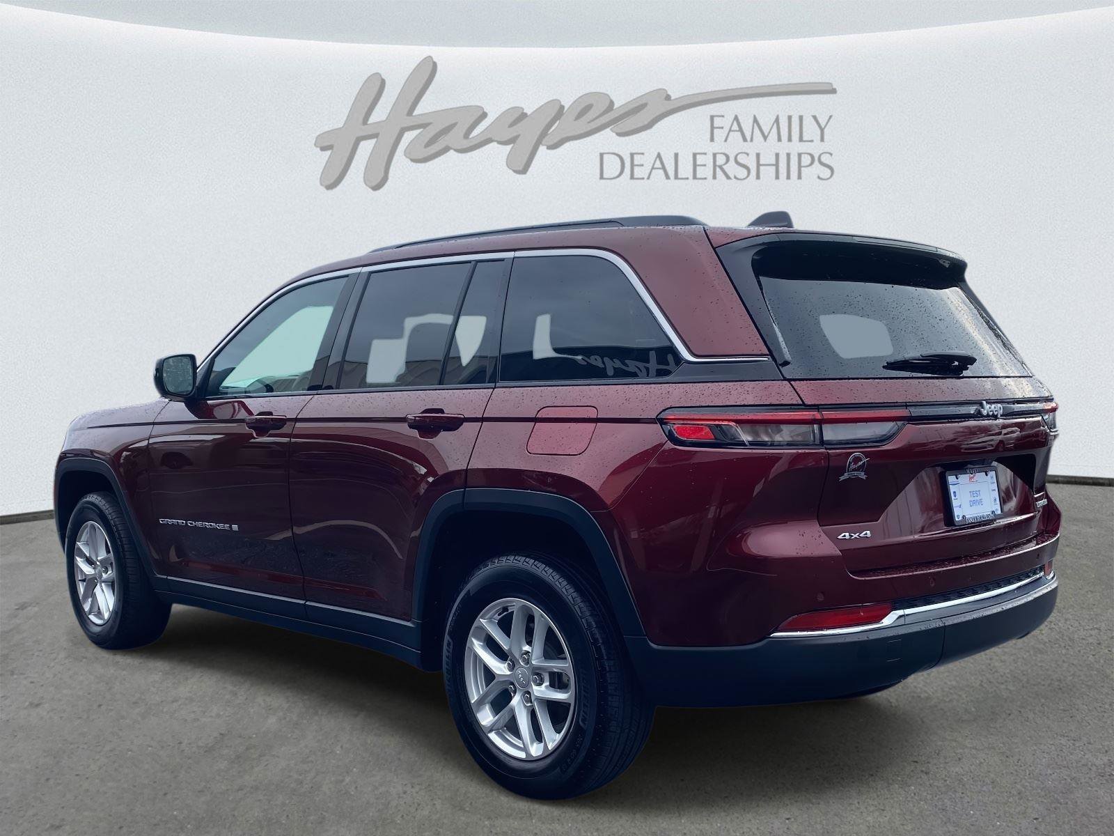 Certified 2024 Jeep Grand Cherokee Laredo X image 30