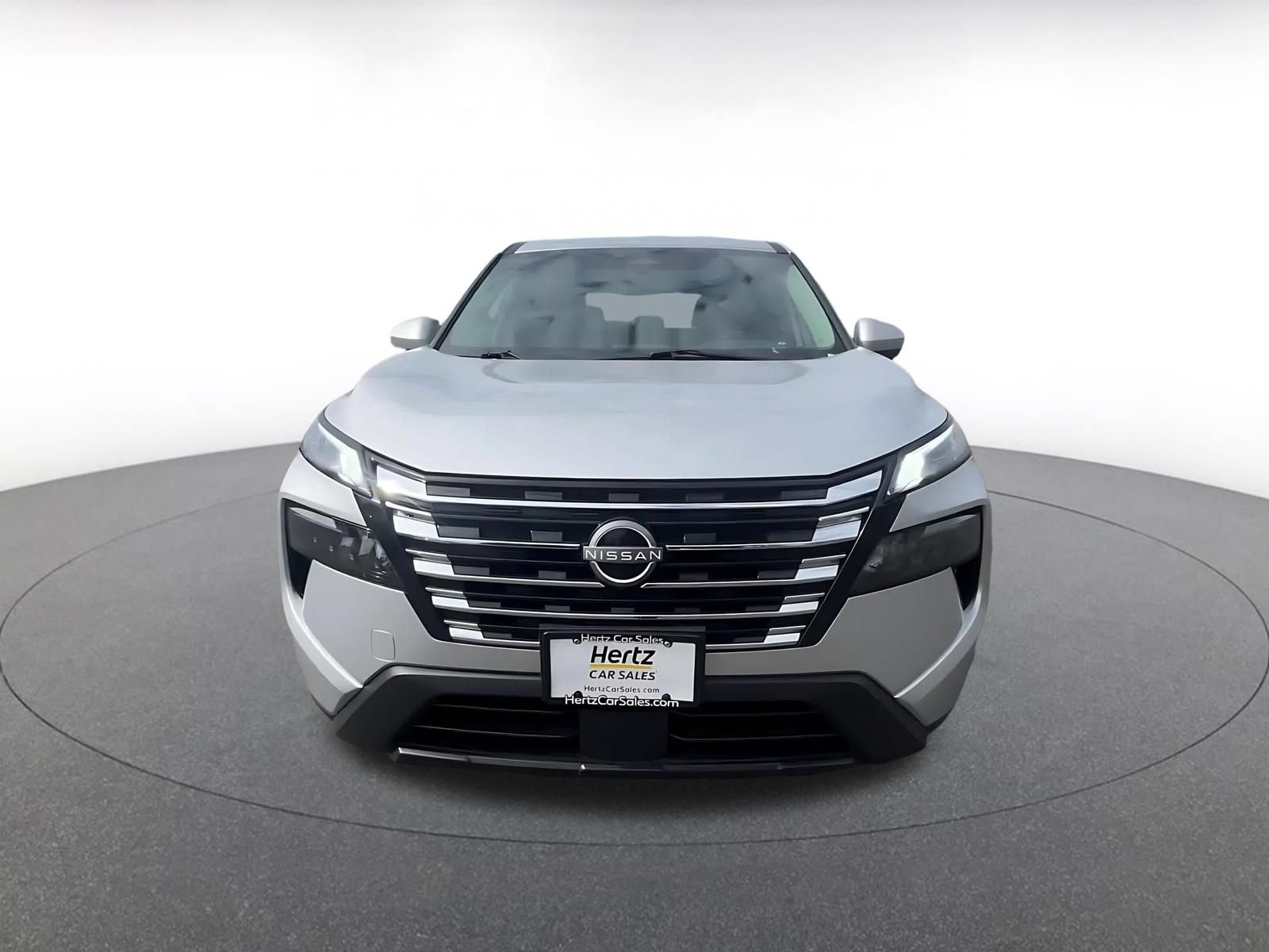 Used 2025 Nissan Rogue SV FWD image 4