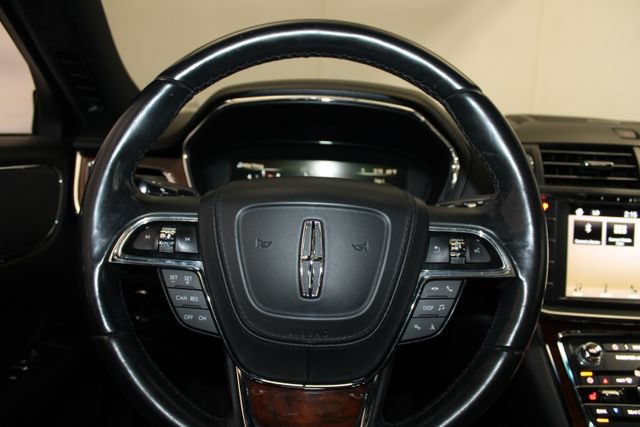 Used 2017 Lincoln Continental Select FWD image 23