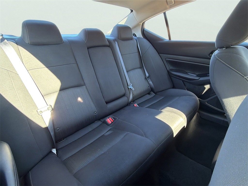 Used 2023 Nissan Altima 2.5 SV image 10