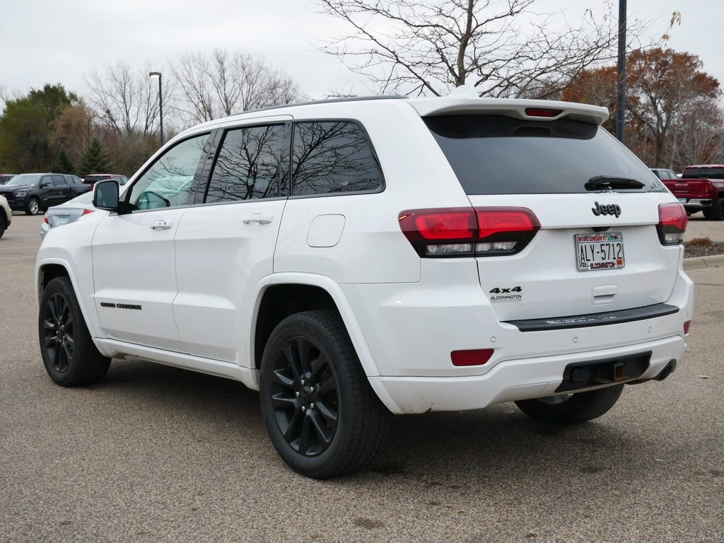 Used 2019 Jeep Grand Cherokee Altitude image 3