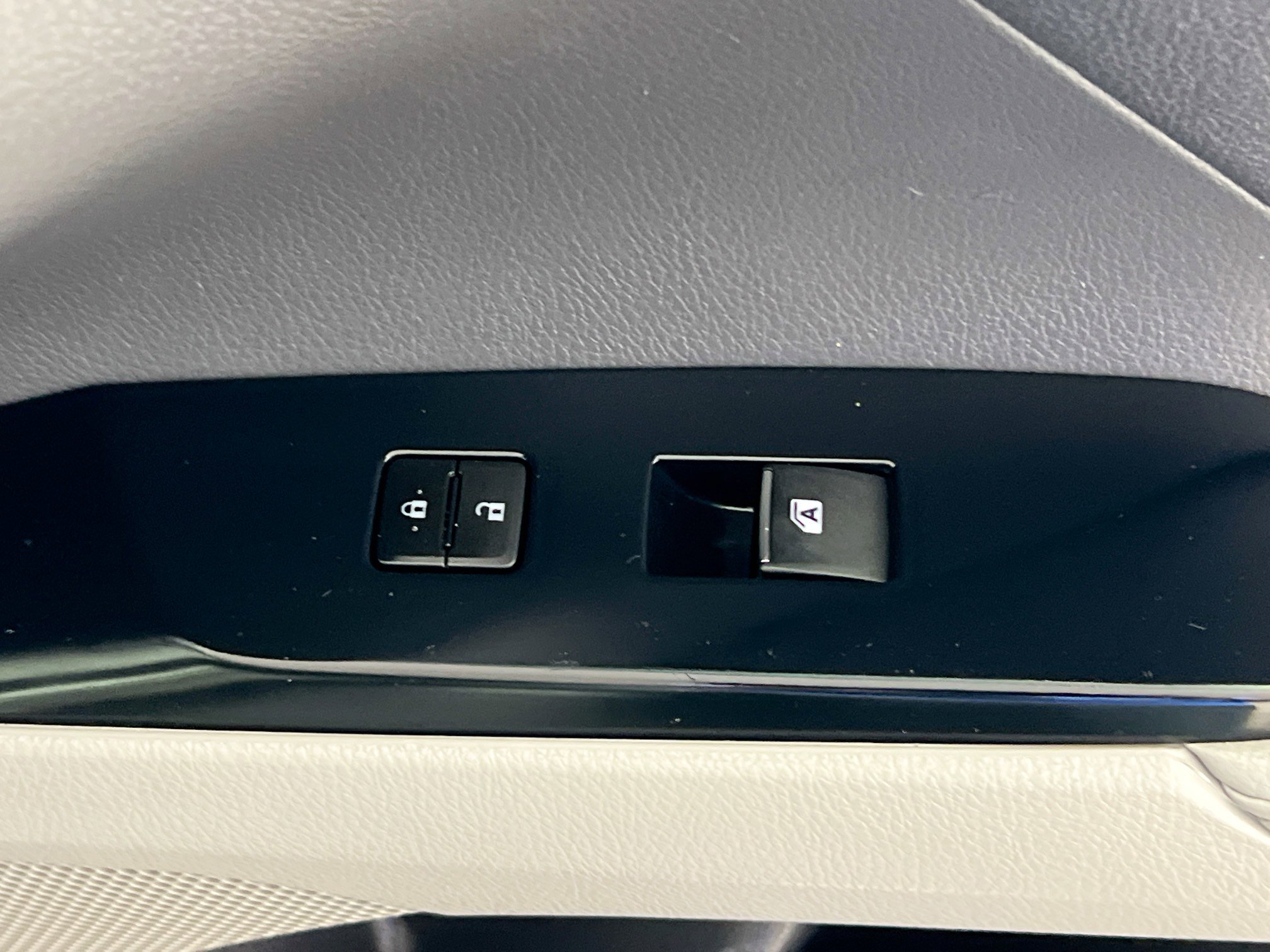 Used 2019 Toyota Camry XLE w/ Driver Assist Package image 32