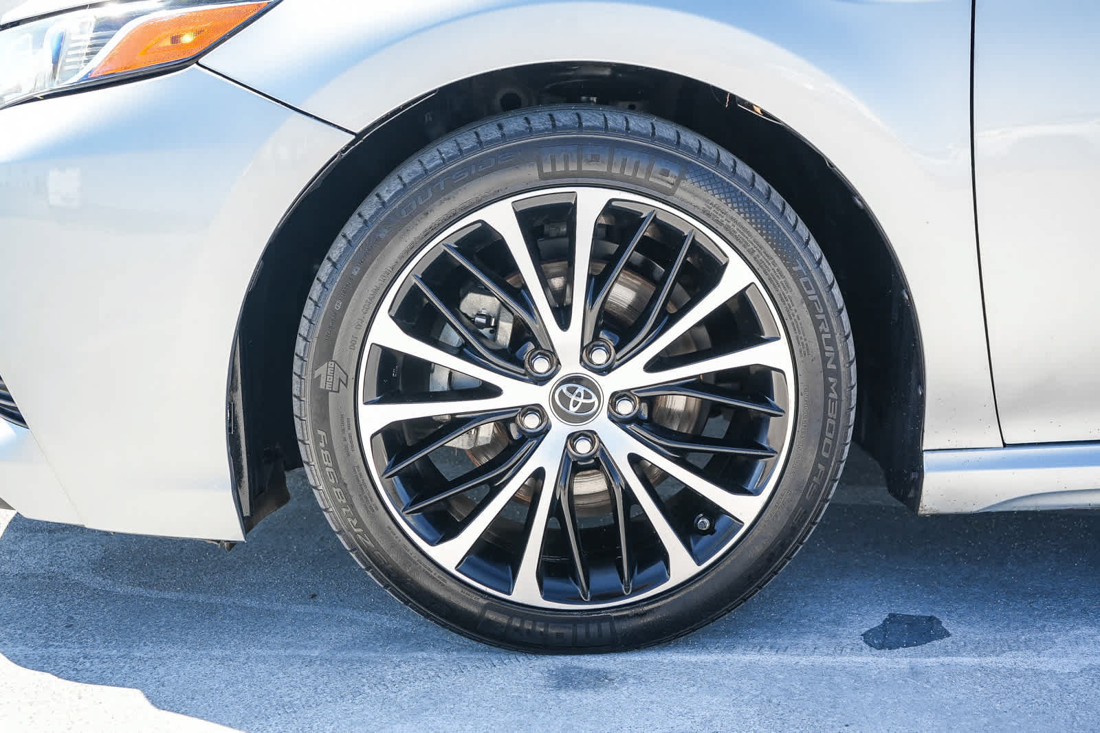 Used 2018 Toyota Camry SE FWD image 12