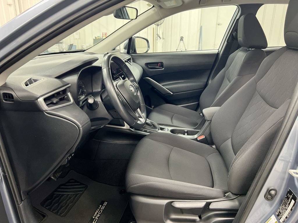 Used 2023 Toyota Corolla Cross LE FWD image 20