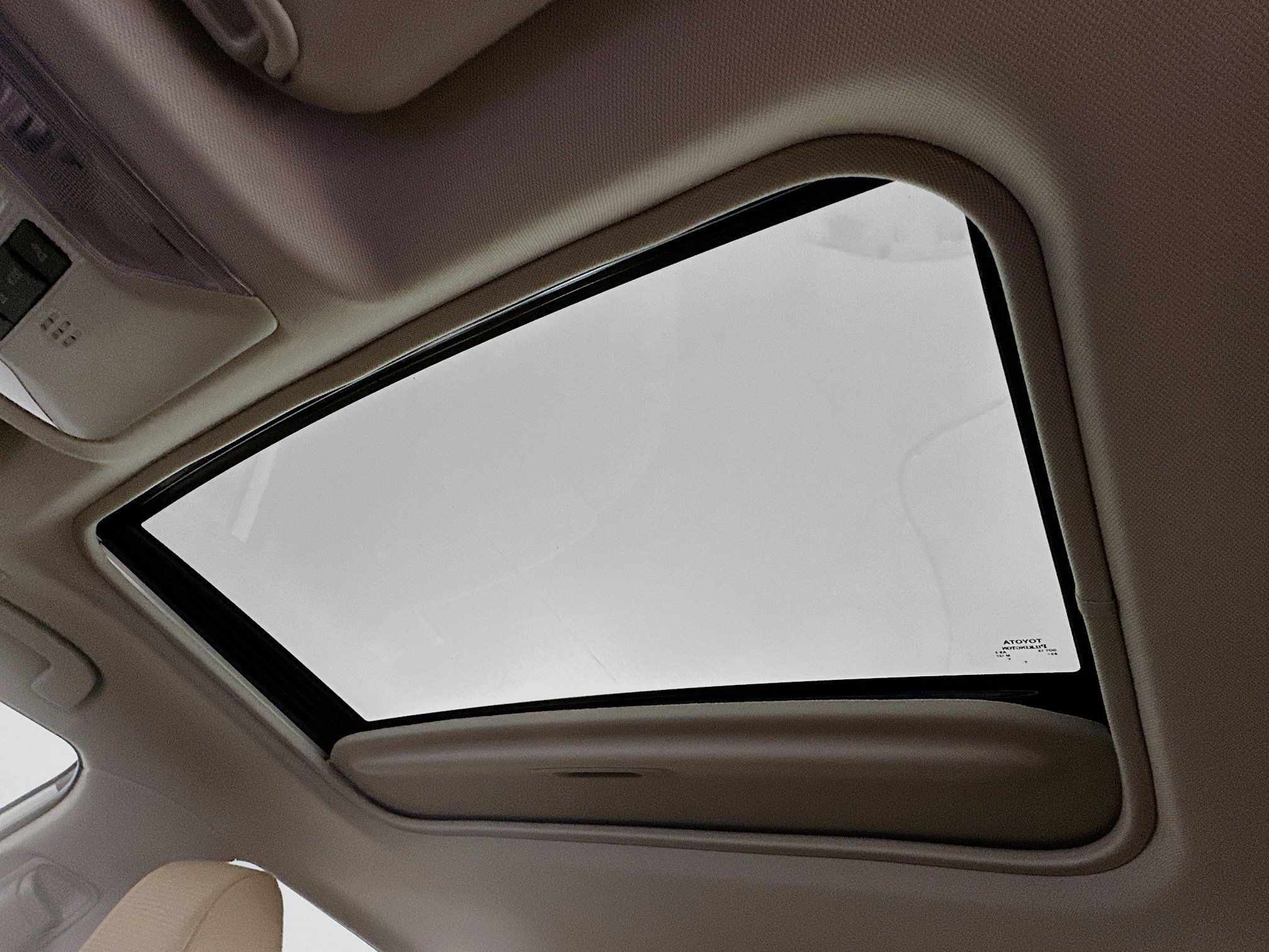 Used 2025 Toyota RAV4 XLE w/ Convenience Package image 26