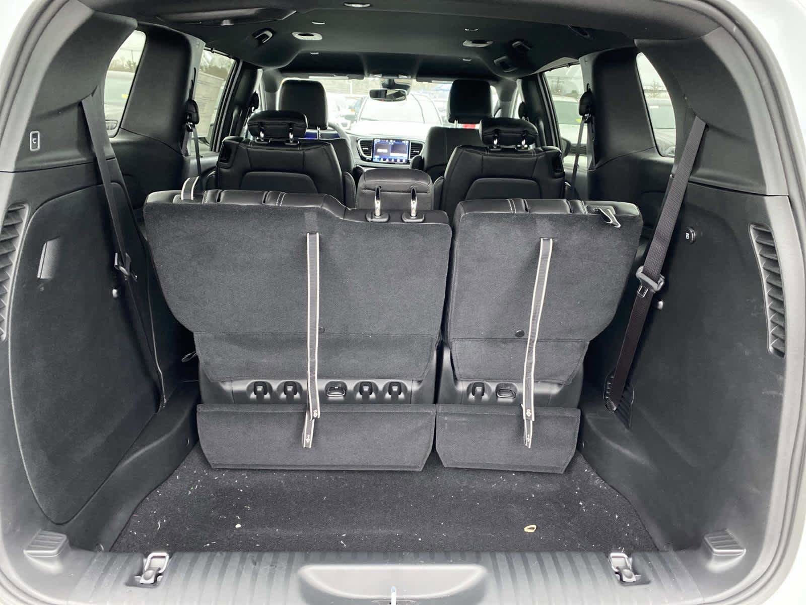 New 2026 Chrysler Pacifica Select FWD image 5