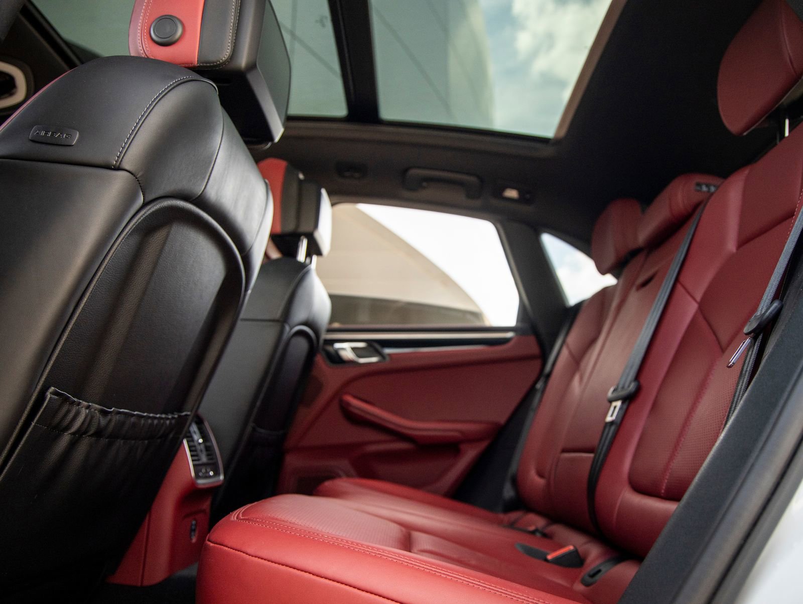 Certified 2023 Porsche Macan image 37