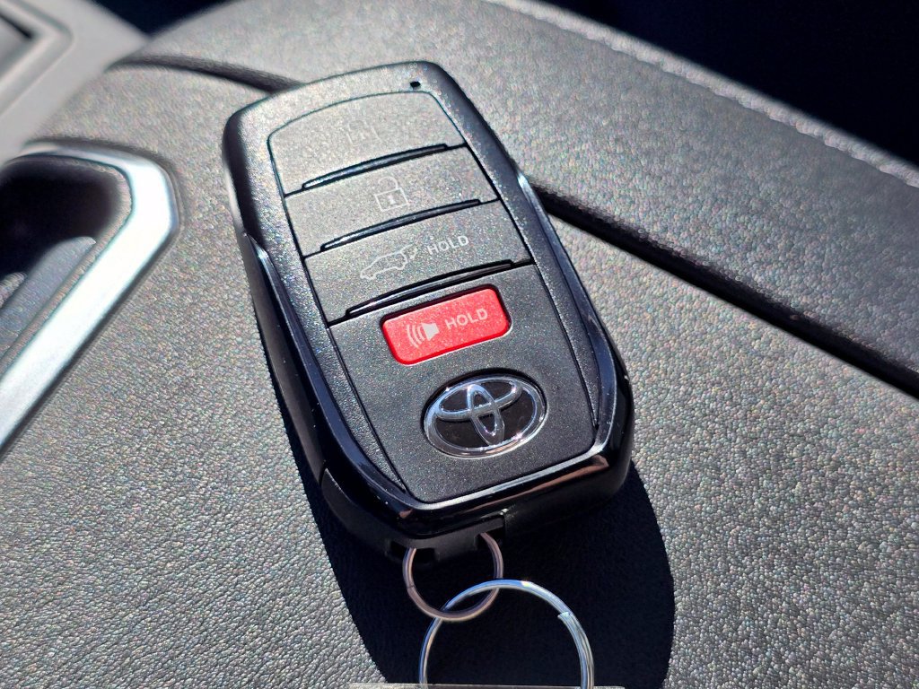 New 2026 Toyota Highlander XLE AWD/4WD image 35