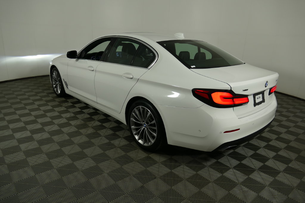 Used 2023 BMW 530i xDrive w/ Premium Package AWD/4WD image 5