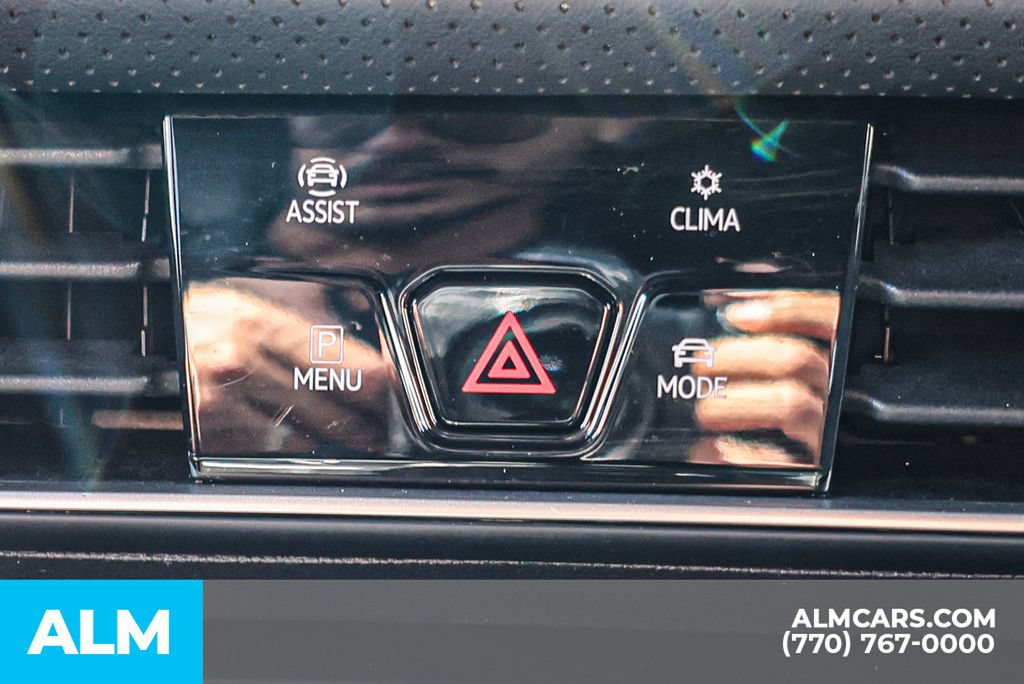 Used 2024 Volkswagen Atlas Cross Sport SE FWD image 41