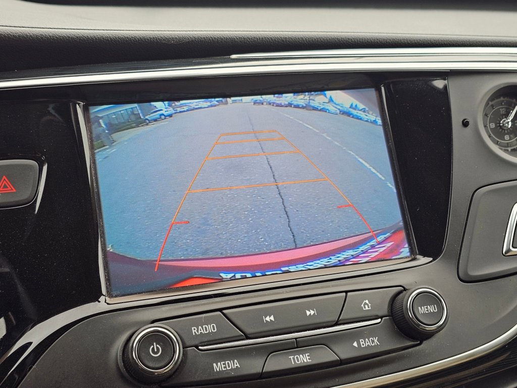Used 2018 Buick Envision Essence image 8