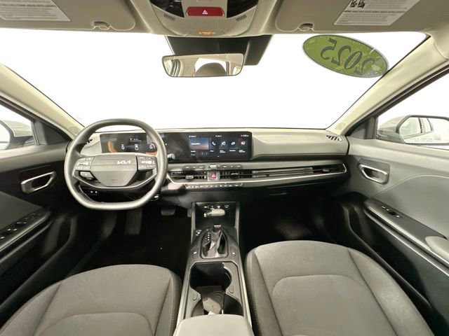 Used 2025 Kia K4 LXS FWD image 3