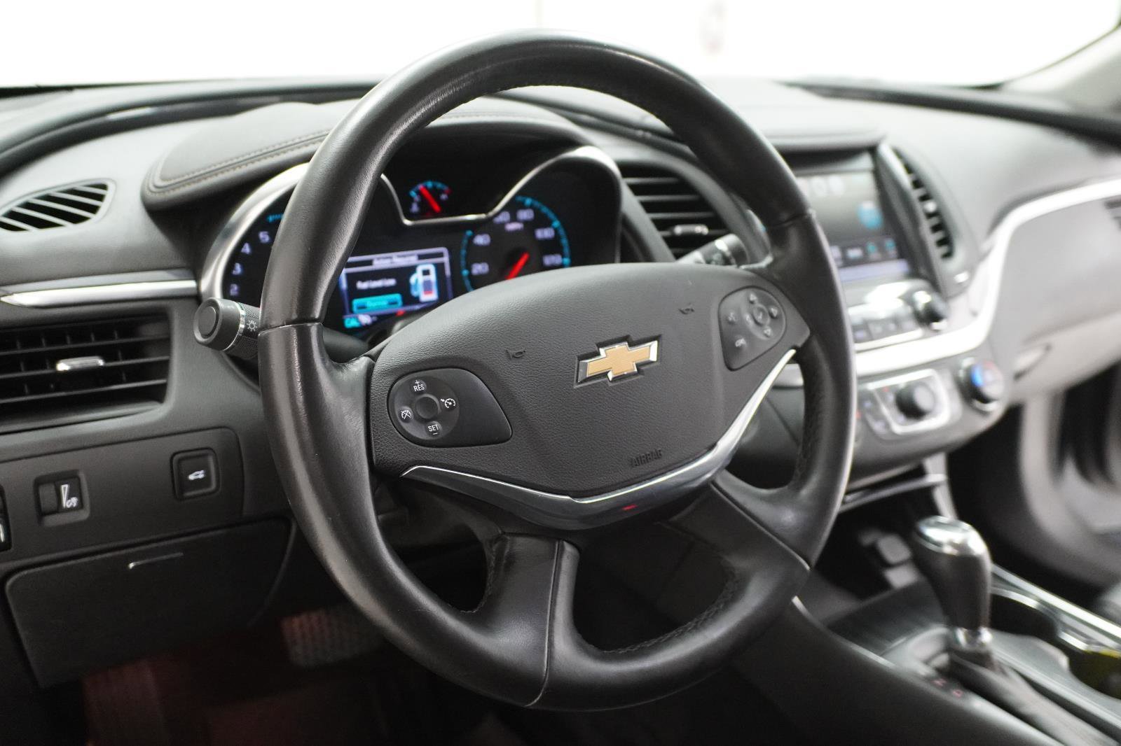 Used 2019 Chevrolet Impala LT FWD image 15