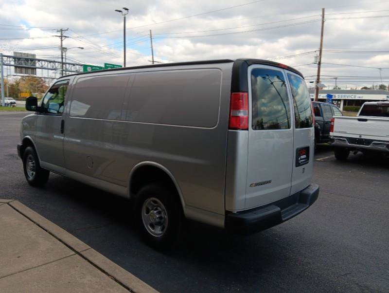 Used 2020 Chevrolet Express 3500 w/ Driver Convenience Package image 9
