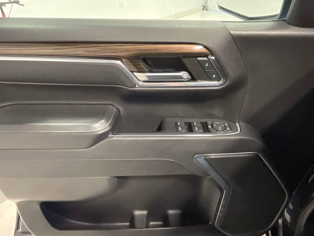 Used 2023 Chevrolet Silverado 1500 RST w/ Z71 Off-Road Package image 18