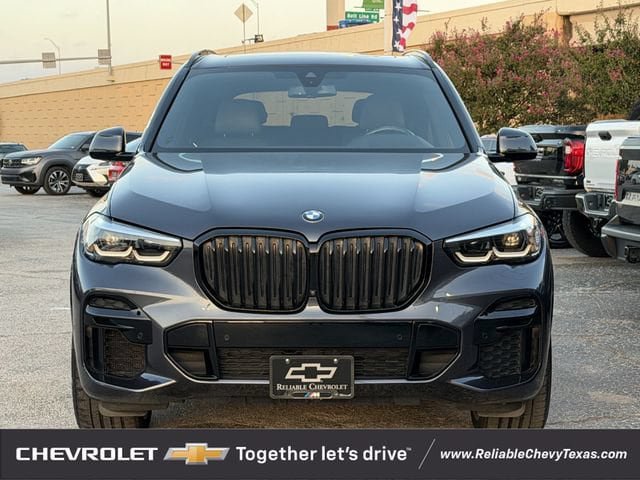 Used 2022 BMW X5 M50i w/ Premium Package AWD/4WD image 3