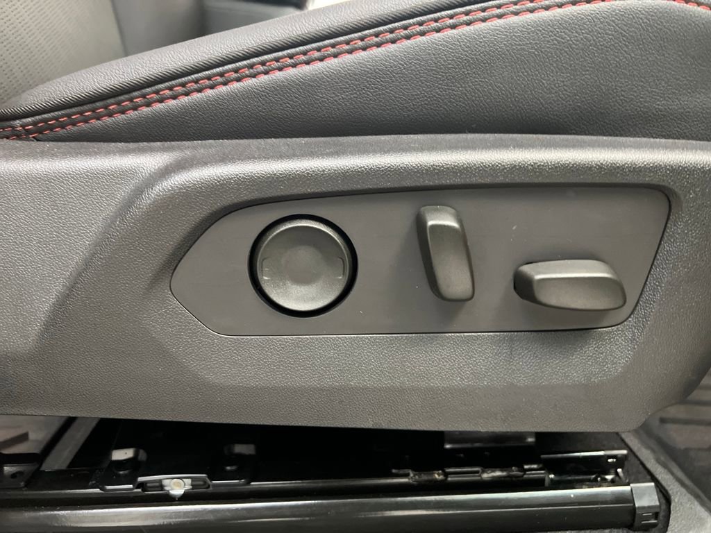 Used 2024 GMC Canyon AT4X image 22