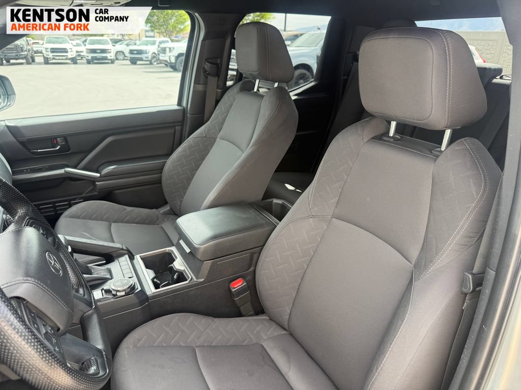 Used 2025 Toyota Tacoma SR5 AWD/4WD image 26
