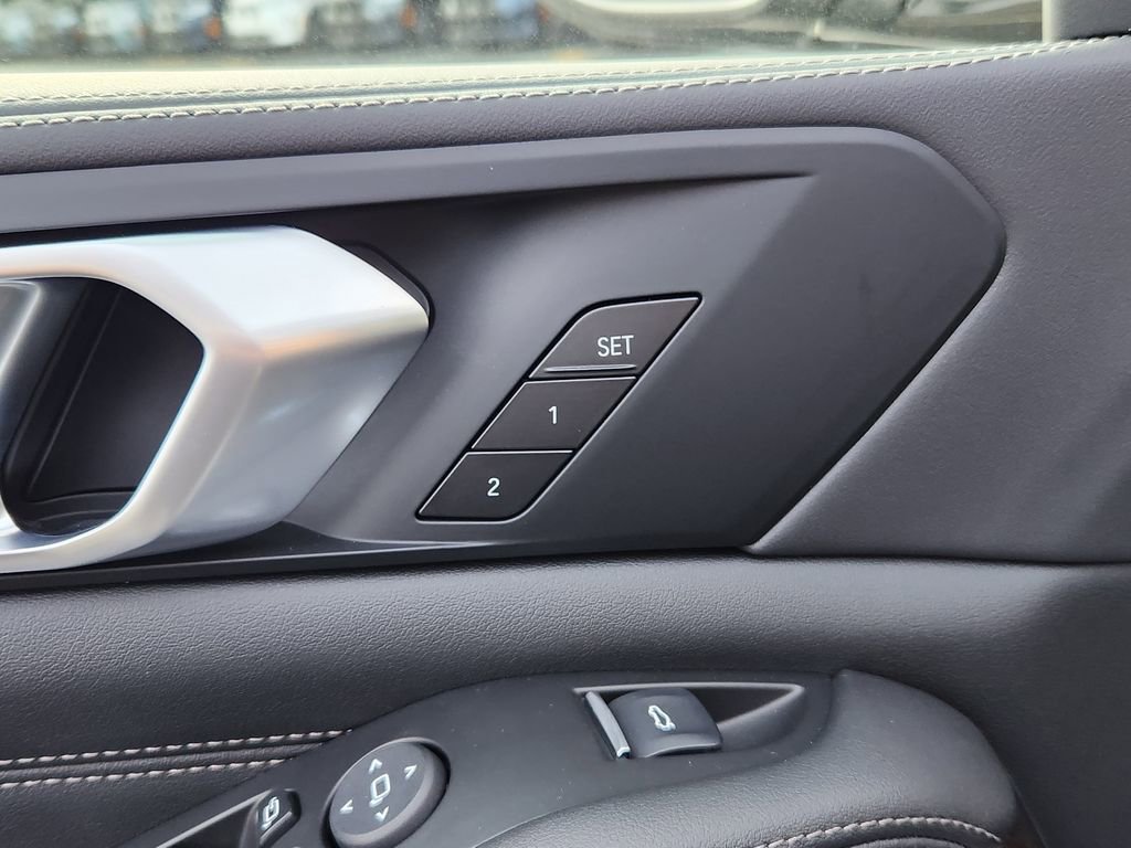 New 2026 BMW X5 xDrive50e image 16