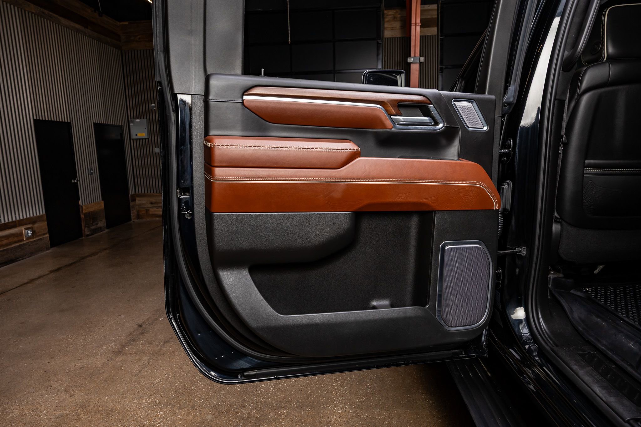 Used 2024 GMC Sierra 2500 Denali Ultimate image 37