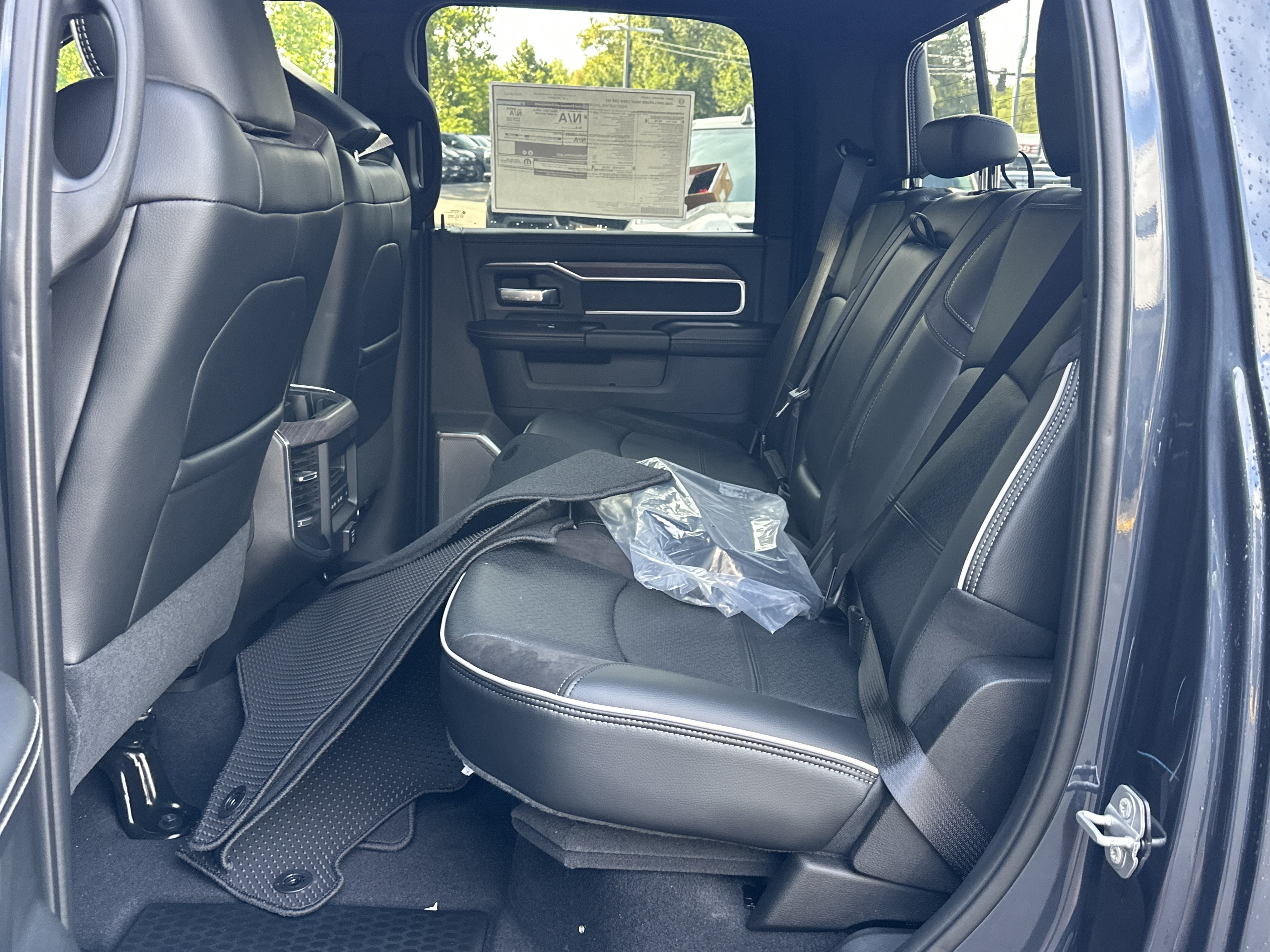 New 2027 RAM 2500 Laramie AWD/4WD image 31
