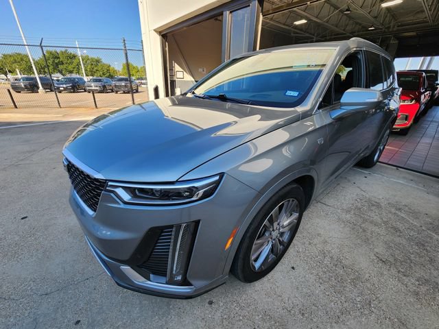Used 2023 Cadillac XT6 Premium Luxury w/ Technology Package FWD image 3