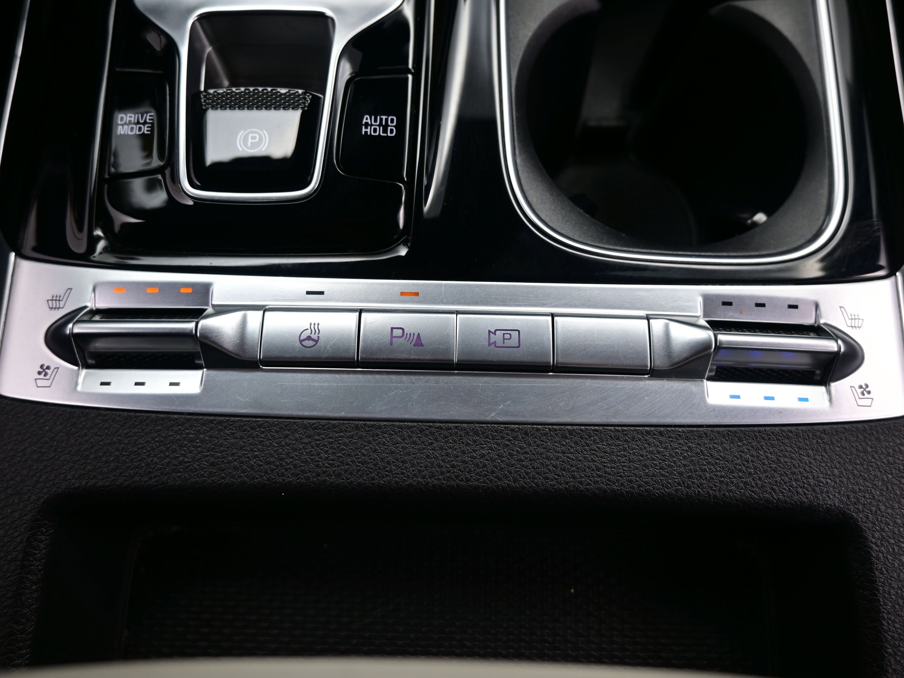 Used 2022 Kia Carnival SX Prestige image 24