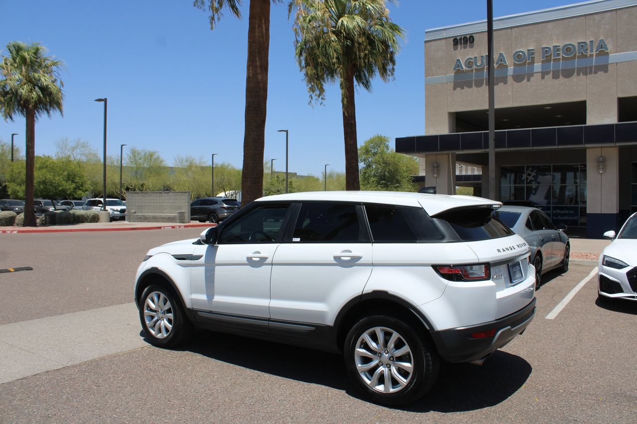 Used 2019 Land Rover Range Rover Evoque SE AWD/4WD image 3
