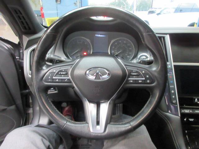 Used 2017 INFINITI Q60 Red Sport 400 AWD/4WD image 14