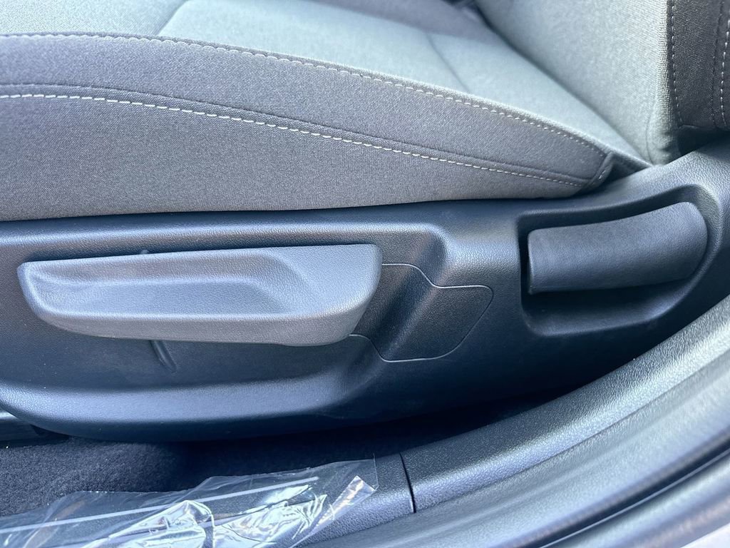 Used 2025 Kia K4 FWD image 40