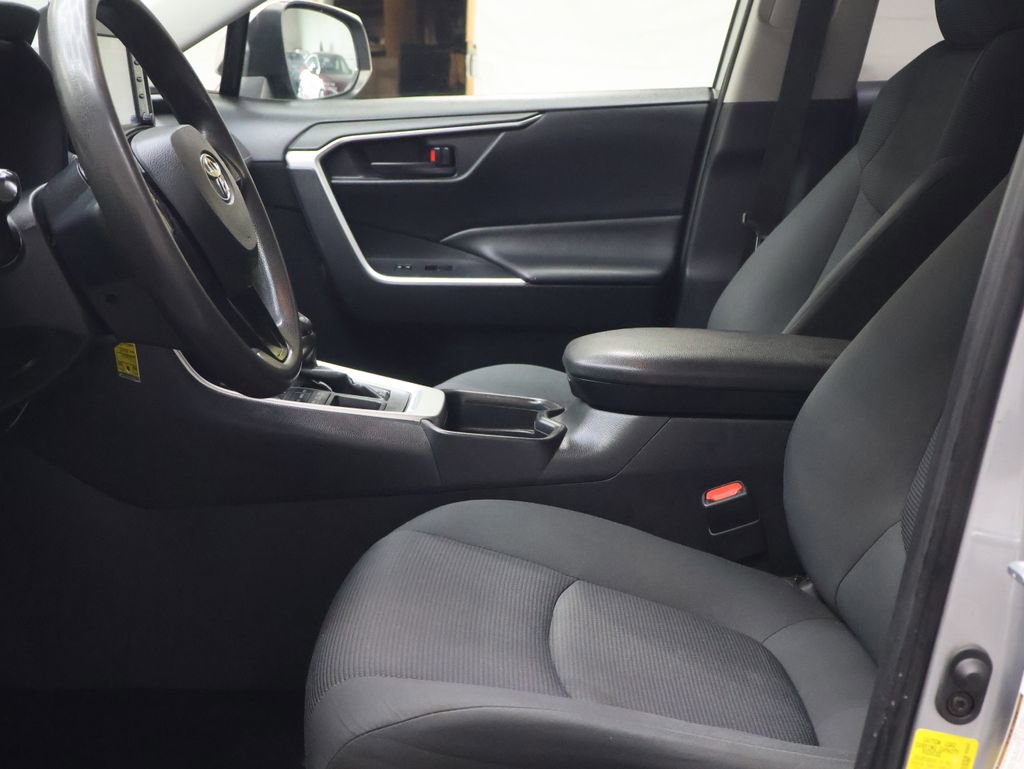 Used 2019 Toyota RAV4 LE w/ All Weather Liner Package AWD/4WD image 18
