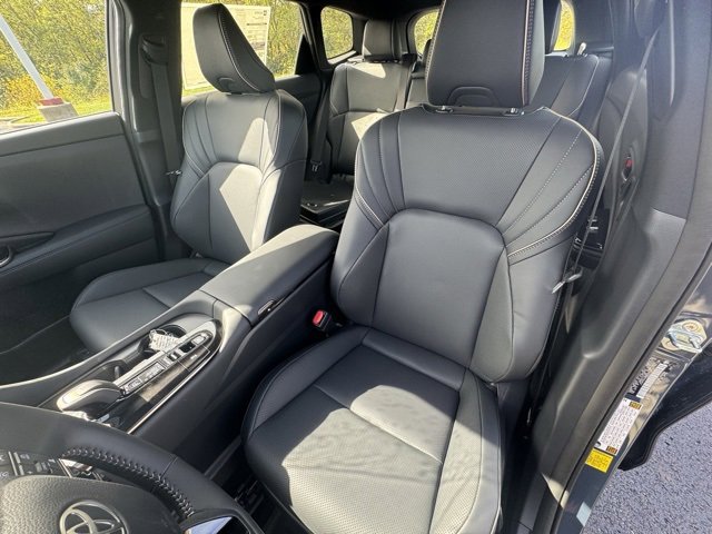 New 2025 Toyota Crown Signia image 12