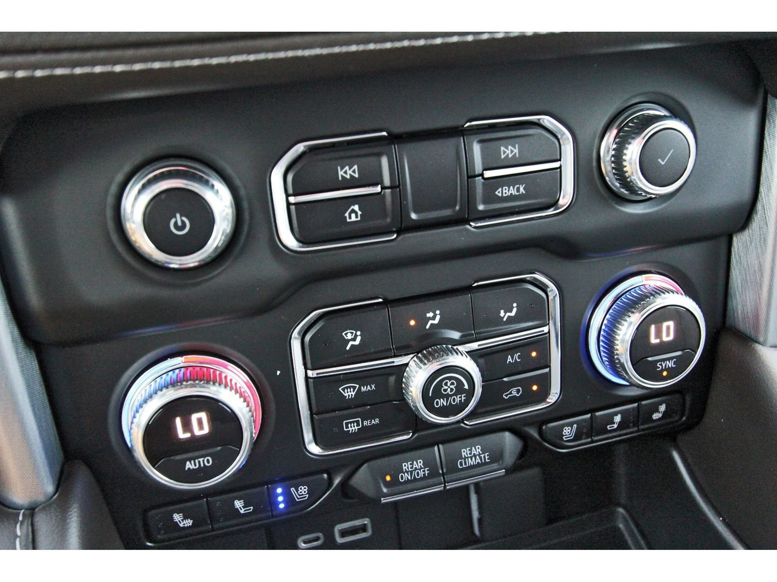 Used 2023 GMC Yukon XL SLT RWD image 29