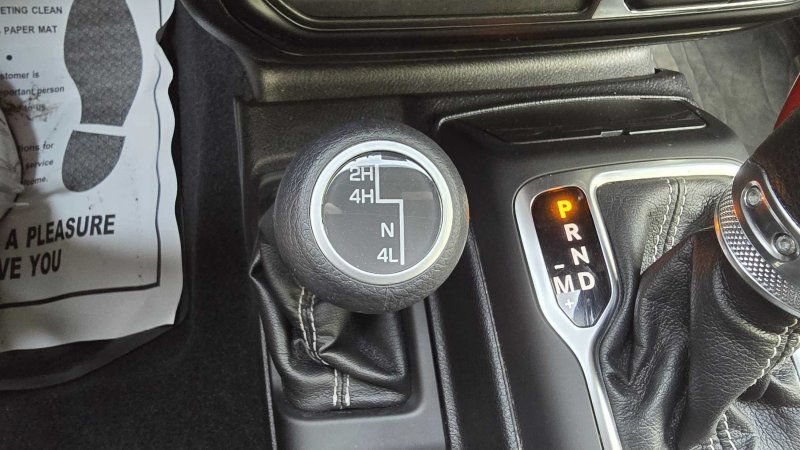 Used 2020 Jeep Wrangler Unlimited Sahara AWD/4WD image 23
