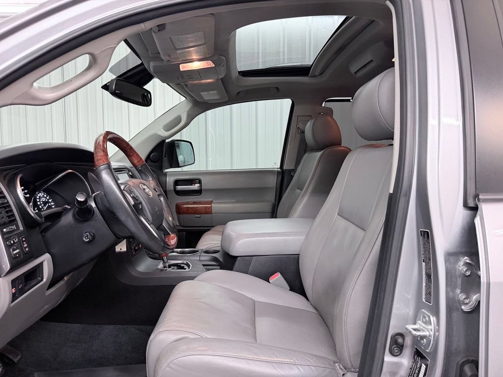 Used 2018 Toyota Sequoia Platinum AWD/4WD image 10