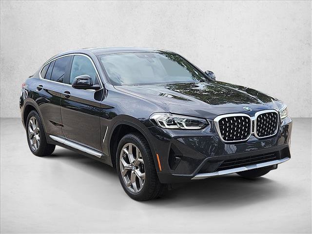 Used 2025 BMW X4 xDrive30i image 3
