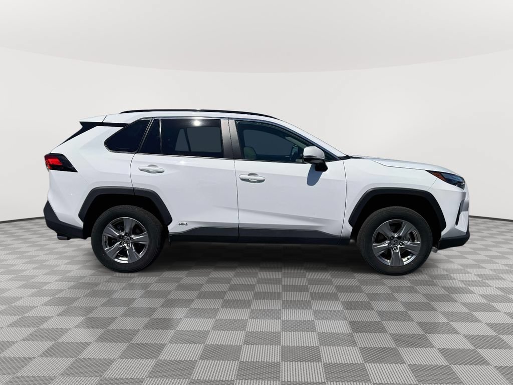 Used 2025 Toyota RAV4 XLE AWD/4WD image 8