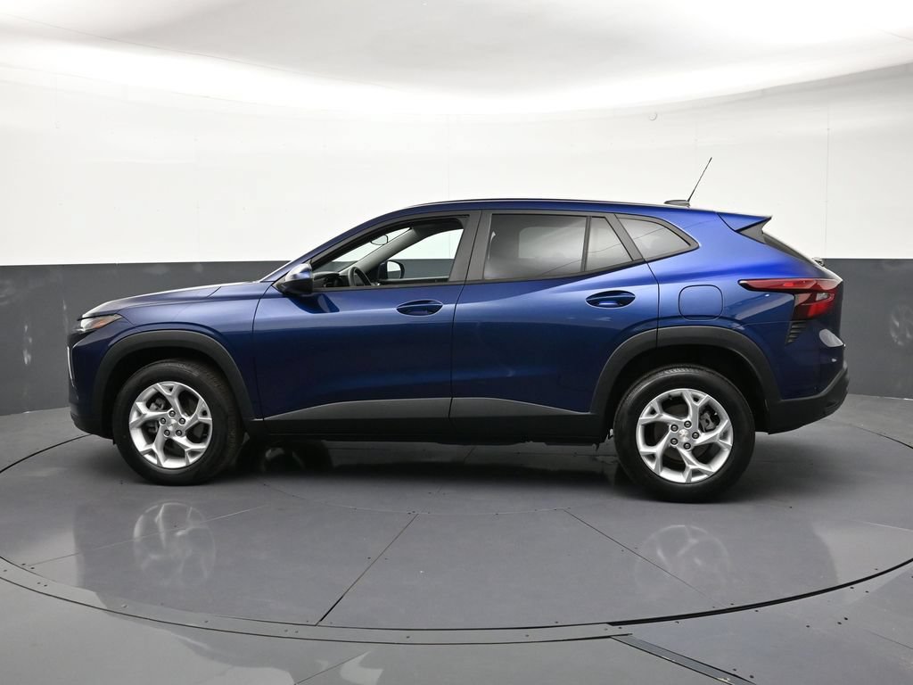 Certified 2024 Chevrolet Trax LS w/ LS Convenience Package FWD image 2