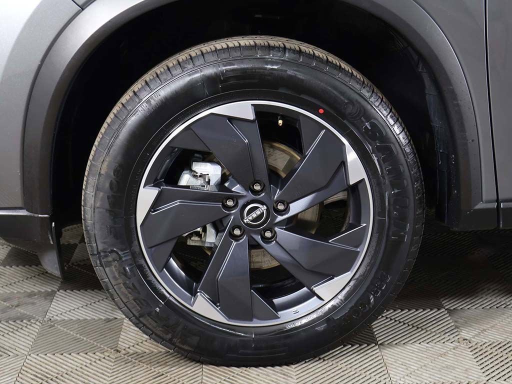 Used 2024 Nissan Rogue SV FWD image 20