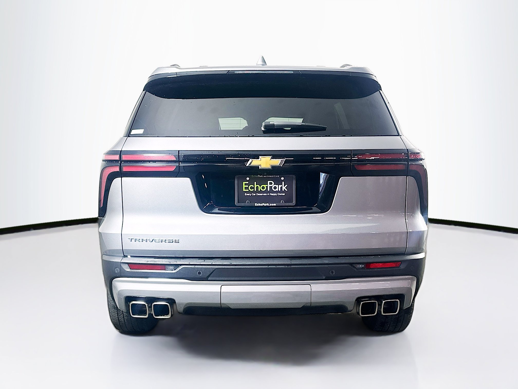 Used 2025 Chevrolet Traverse LT FWD image 7