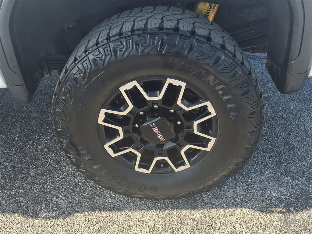 Certified 2025 GMC Sierra 2500 AT4X AWD/4WD image 20