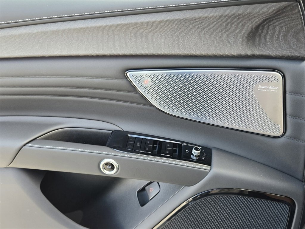 New 2025 Maserati Grecale GT image 13