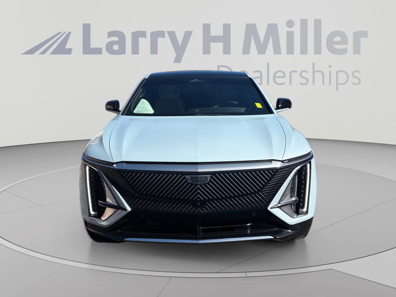 Used 2024 Cadillac Lyriq Luxury w/ LPO, Floor Liner Package AWD/4WD image 8