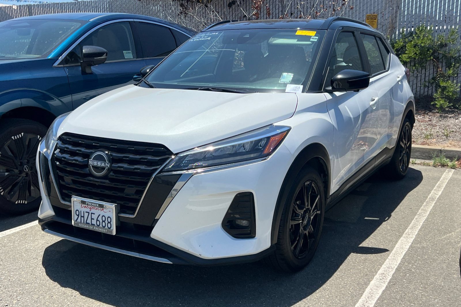Certified 2023 Nissan Kicks SR FWD image 2