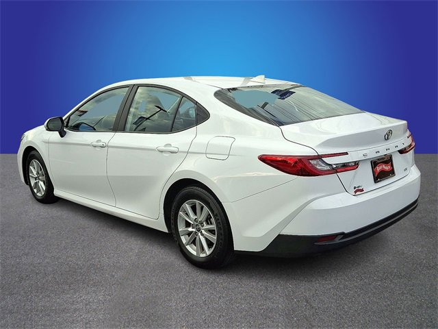 Used 2025 Toyota Camry LE image 6