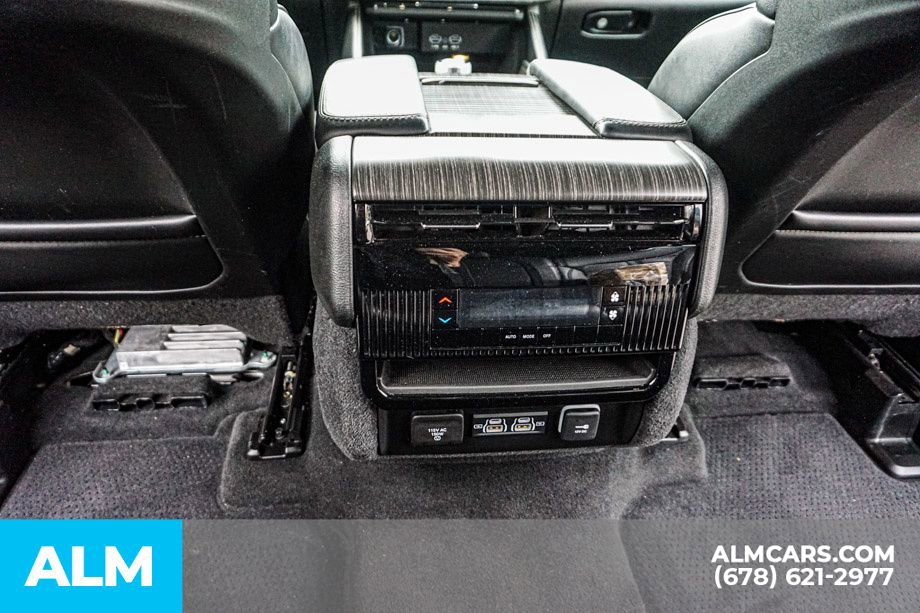 Used 2024 Jeep Wagoneer L Series II w/ Flexible Seating Group AWD/4WD image 33