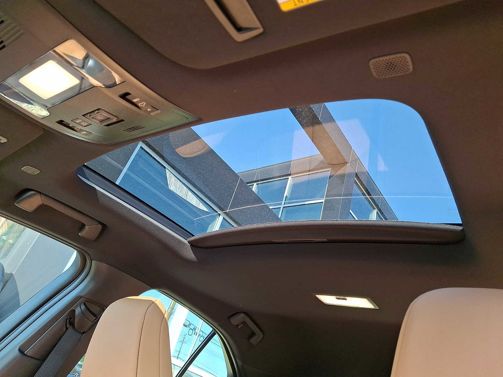 Used 2023 Lexus UX 250h AWD w/ Premium Package image 12