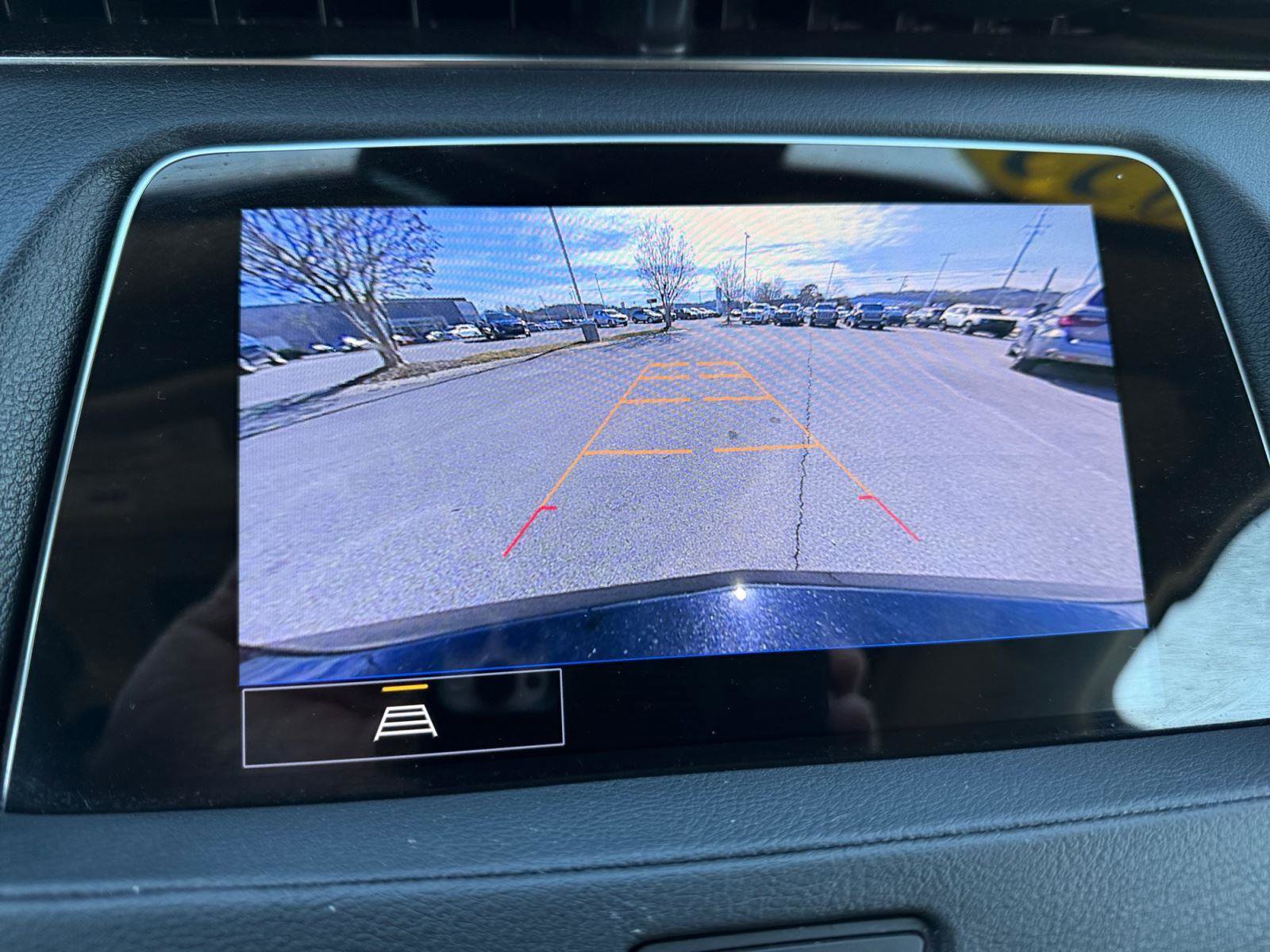 Used 2022 Cadillac XT4 Luxury w/ Cold Weather Package image 30
